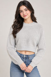 ASOS women’s light grey ribbed knit cropped sweater in UK size 6. Stylish crew neck, long sleeves and textured knit finish, perfect for casual outfits.