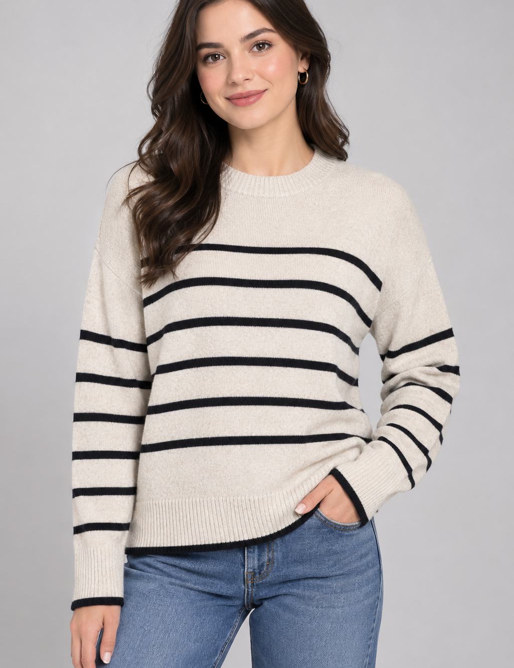  Bershka Women’s Cream & Black Striped Knit Sweater, UK Size L. Stylish long-sleeve jumper with classic stripes, crew neck and comfortable knit design.