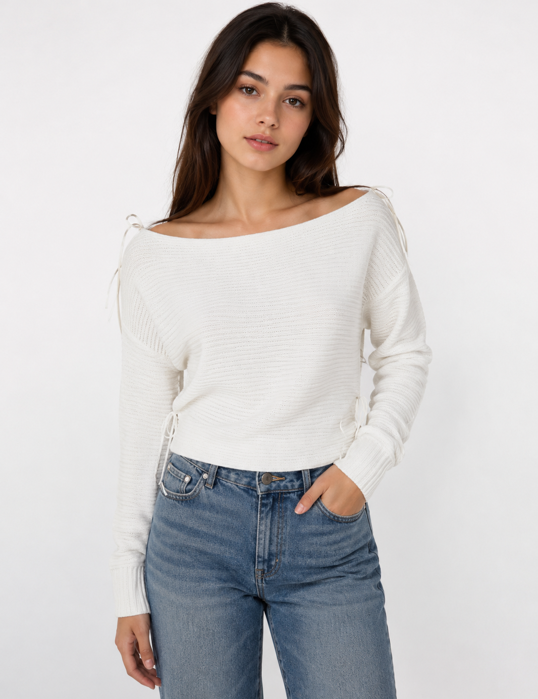  Boohoo women’s cream white knit sweater in UK size S. A simple long-sleeve casual jumper with a versatile design, perfect for everyday styling.