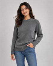  Boohoo women’s grey textured knit jumper in UK Size M. Long-sleeve crew neck design with ribbed trims, perfect for casual everyday styling.