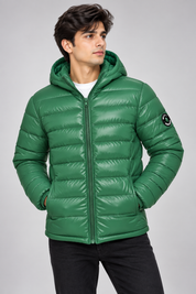 BRAVE SOUL men’s sea green hooded puffer jacket in UK Size M. Stylish quilted design with full zip, padded hood and warm winter construction.