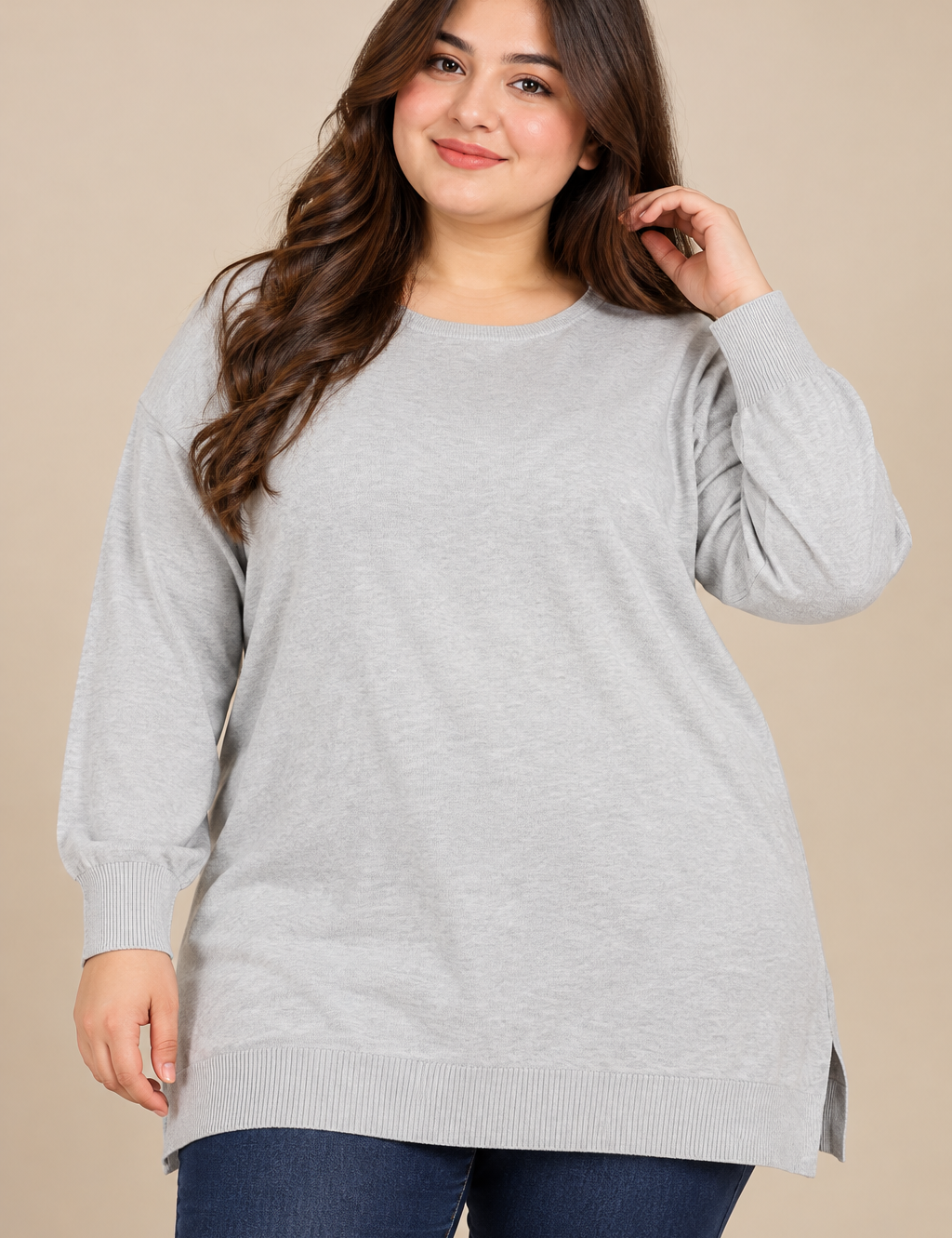CAPSULE Women’s Grey Longline Knit Jumper in UK Size XXL. A comfortable plus-size style featuring long sleeves, round neck and a relaxed fit.
