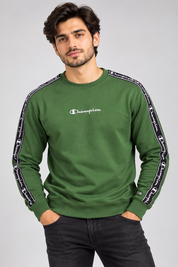  CHAMPION men’s green crewneck sweatshirt in UK Size XL, featuring signature logo detailing and branded sleeve stripes. Stylish everyday casual wear.