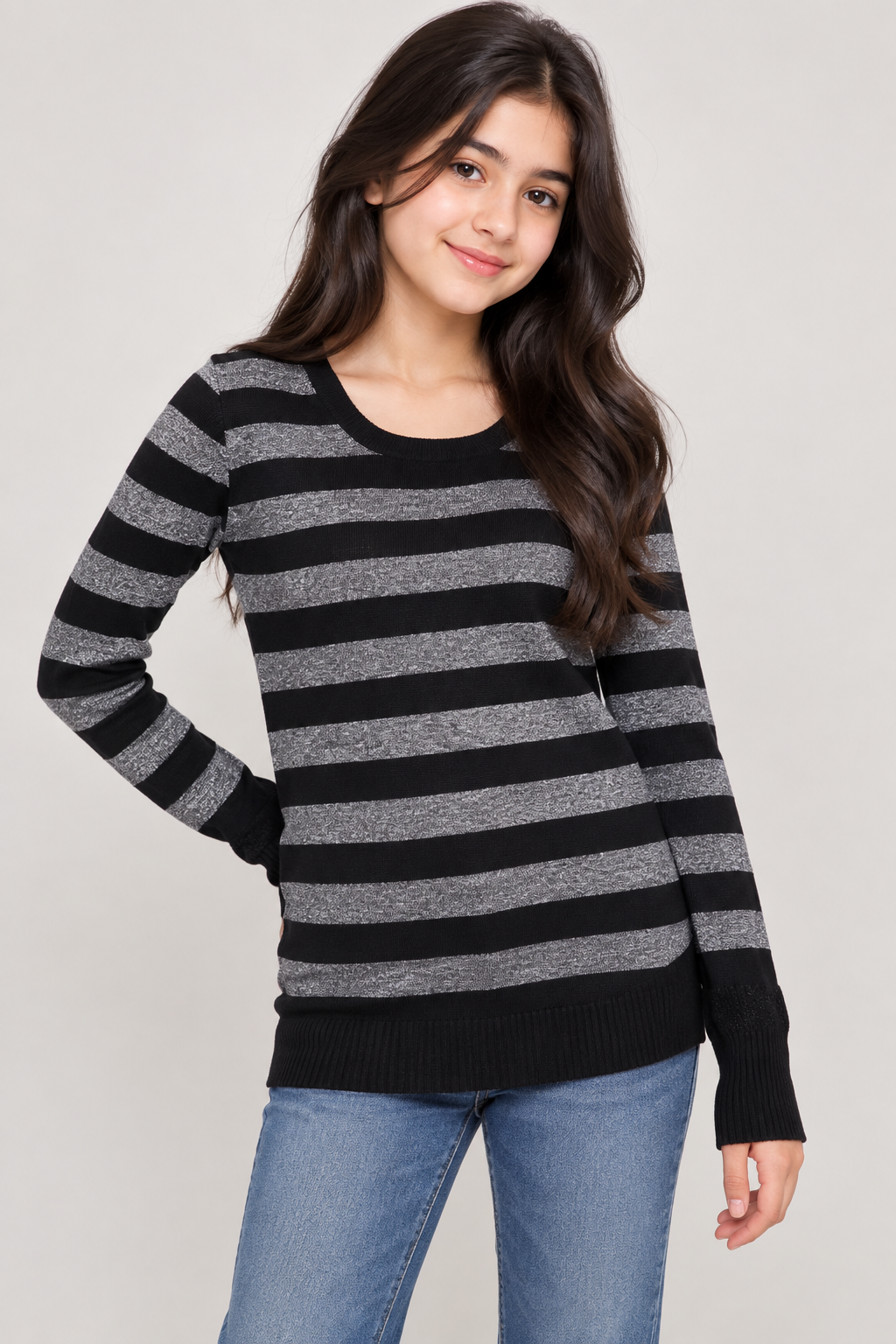 Cherokee girls black & grey striped knit jumper in UK size 13–14 years. Stylish long-sleeve sweater ideal for casual wear and layering.