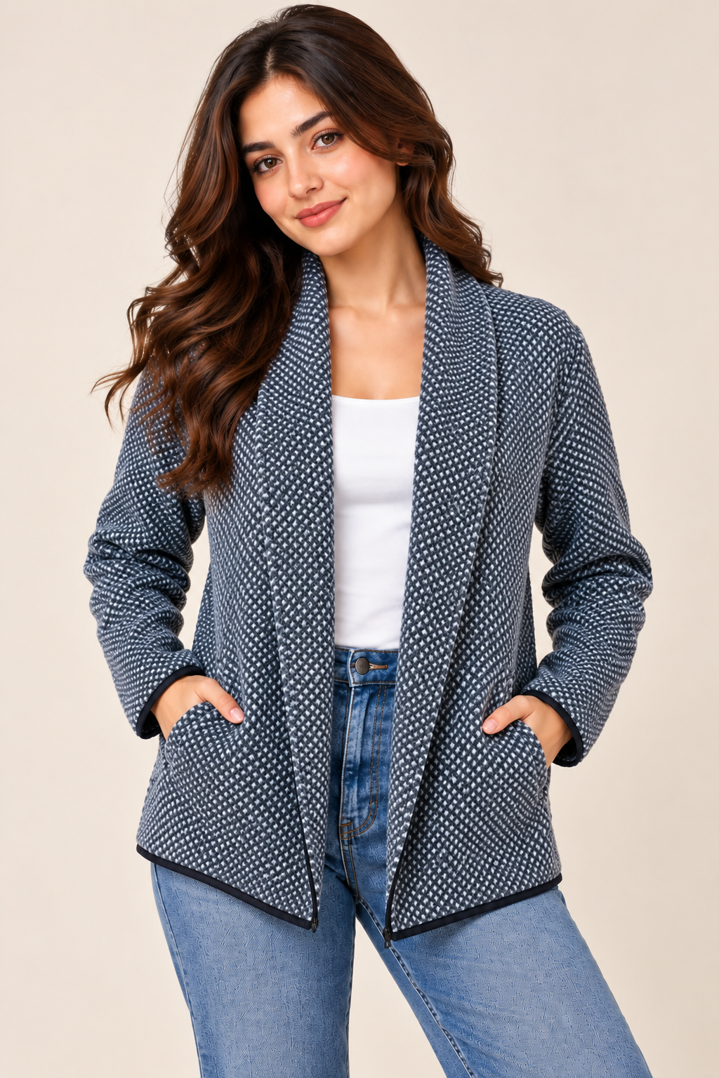 CONFEZIONATO Women’s Silver Grey Textured Open-Front Cardigan Jacket in UK Size L. Features side pockets, long sleeves and stylish contrast edging.