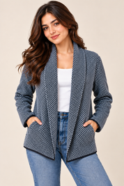 CONFEZIONATO Women’s Silver Grey Textured Open-Front Cardigan Jacket in UK Size L. Features side pockets, long sleeves and stylish contrast edging.