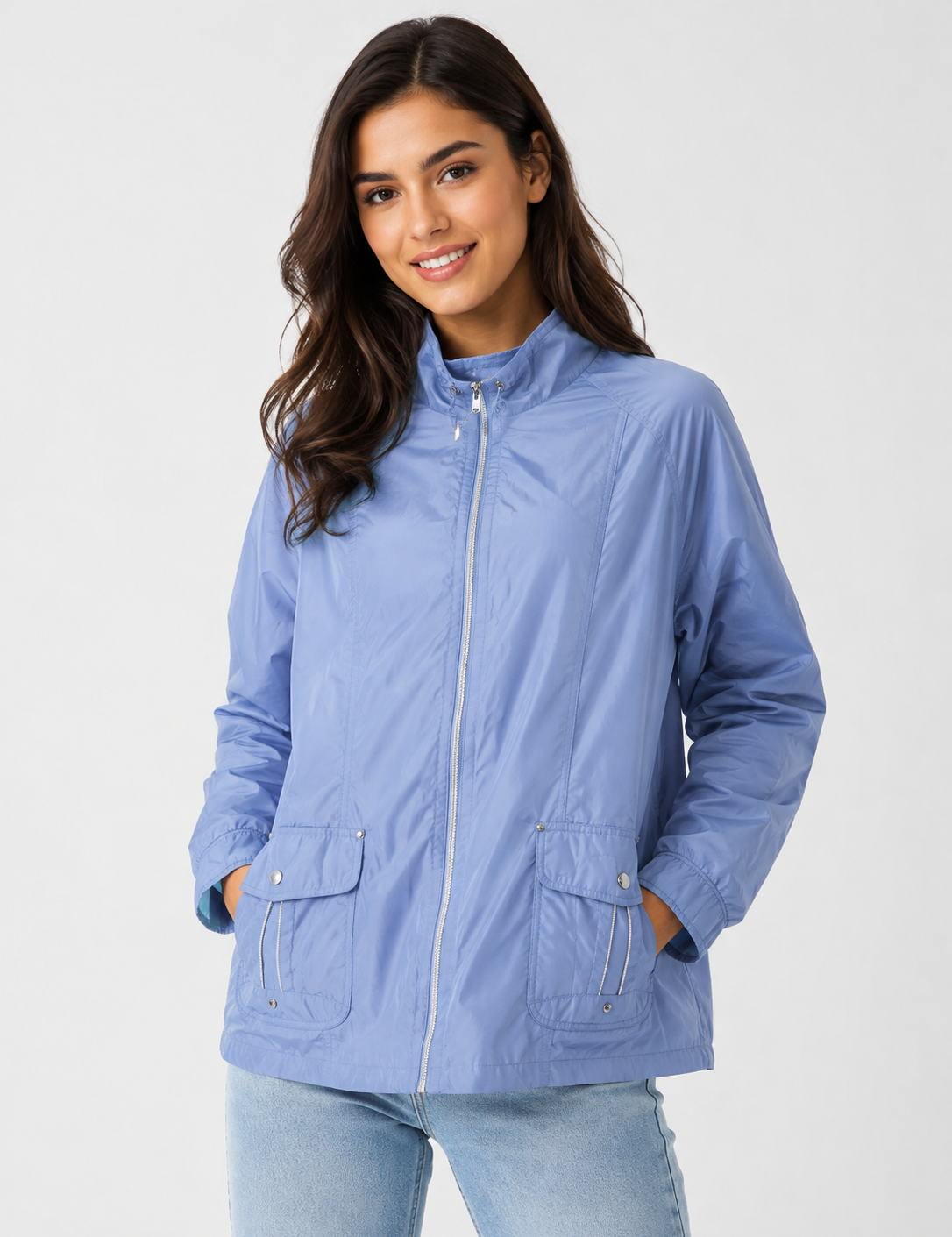 COTSWOLD Collection women’s light blue lightweight jacket in UK size 20. Stylish zip-up design with stand collar, long sleeves and practical front pockets.