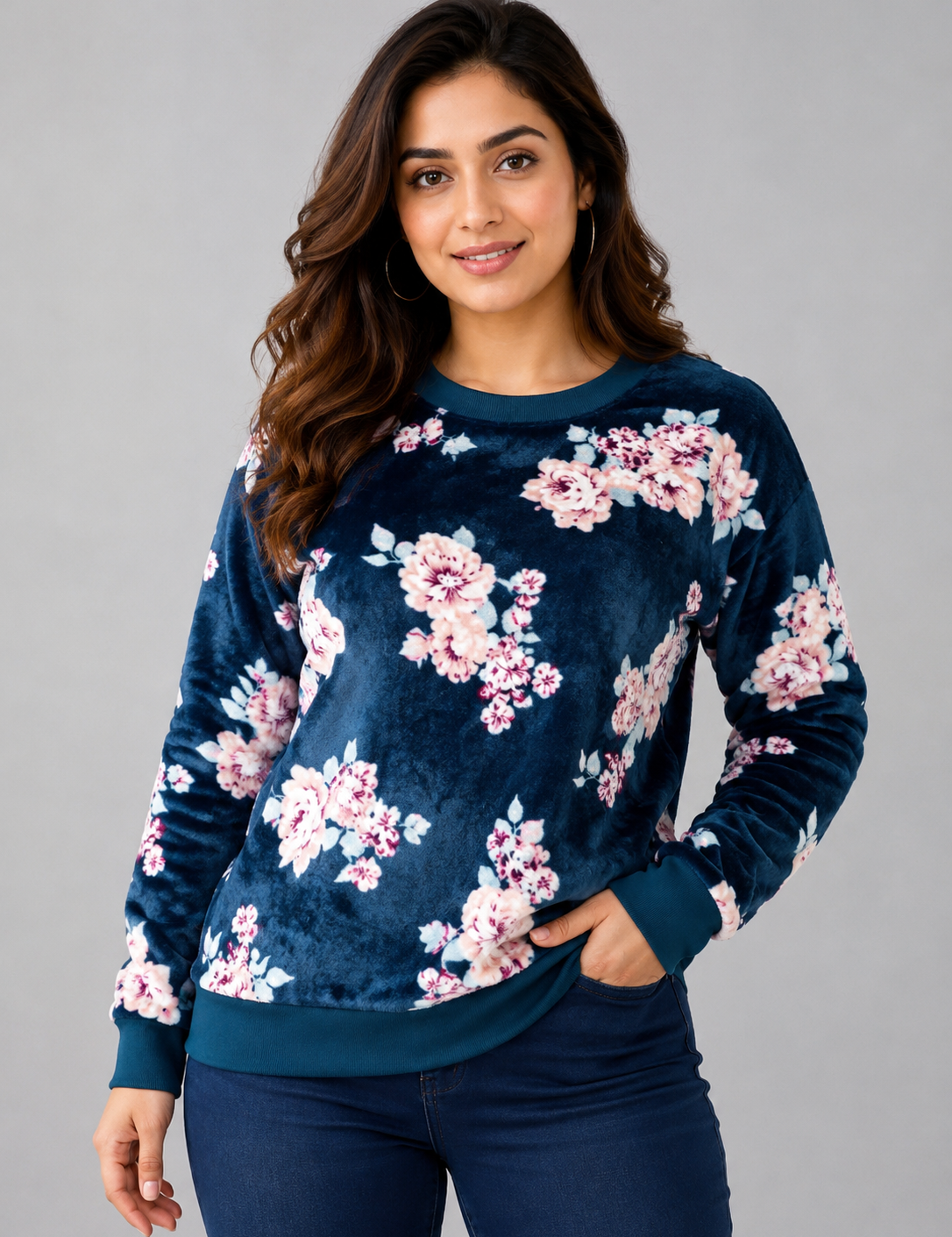  Daisy Dreamer women’s floral velour sweatshirt in navy blue with pink flower print. Soft, stylish and comfortable casual wear in UK size XL.
