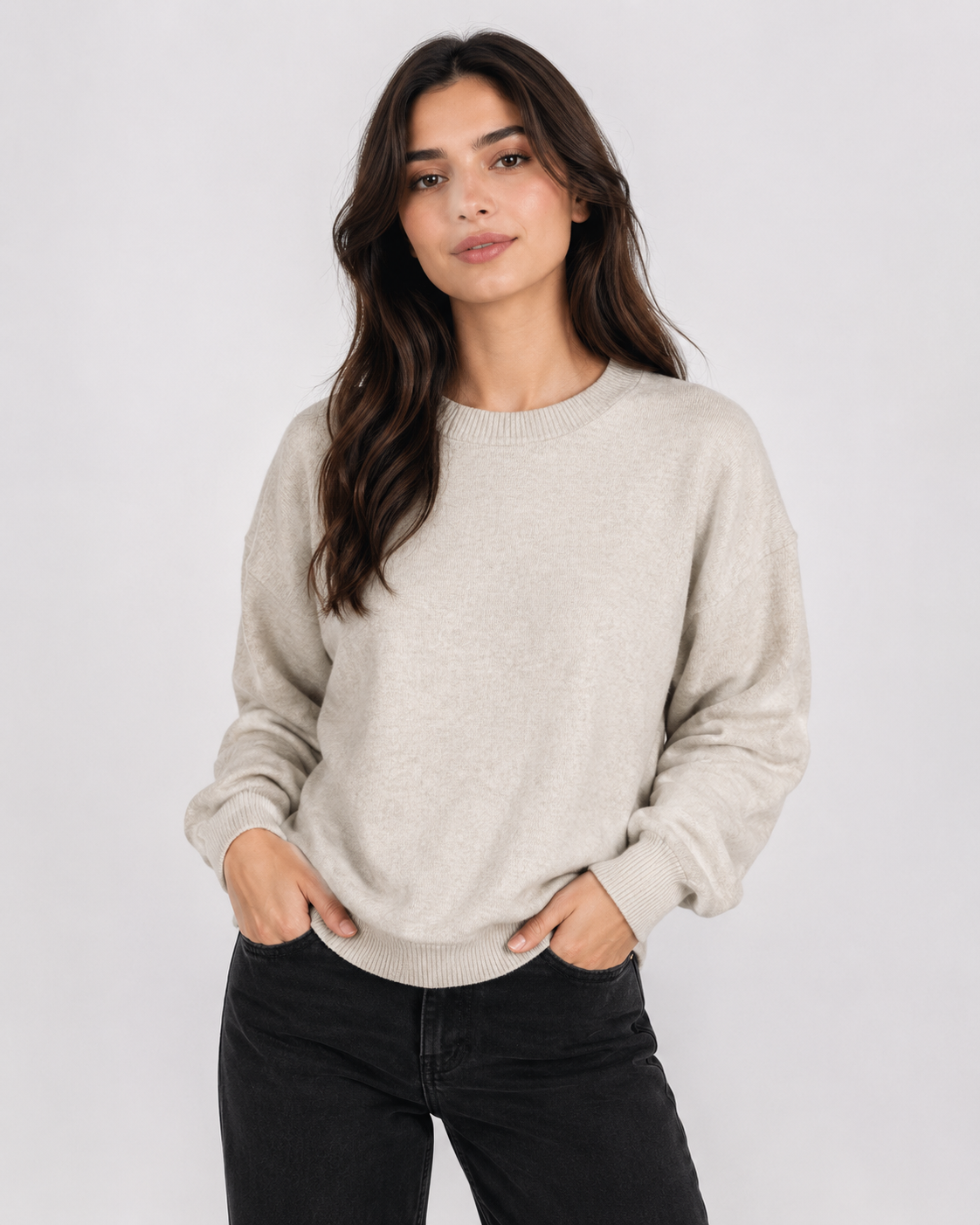 Easy women’s beige knit jumper in UK XL. Classic crew neck, long sleeves and ribbed detailing. A versatile casual sweater for everyday wear.