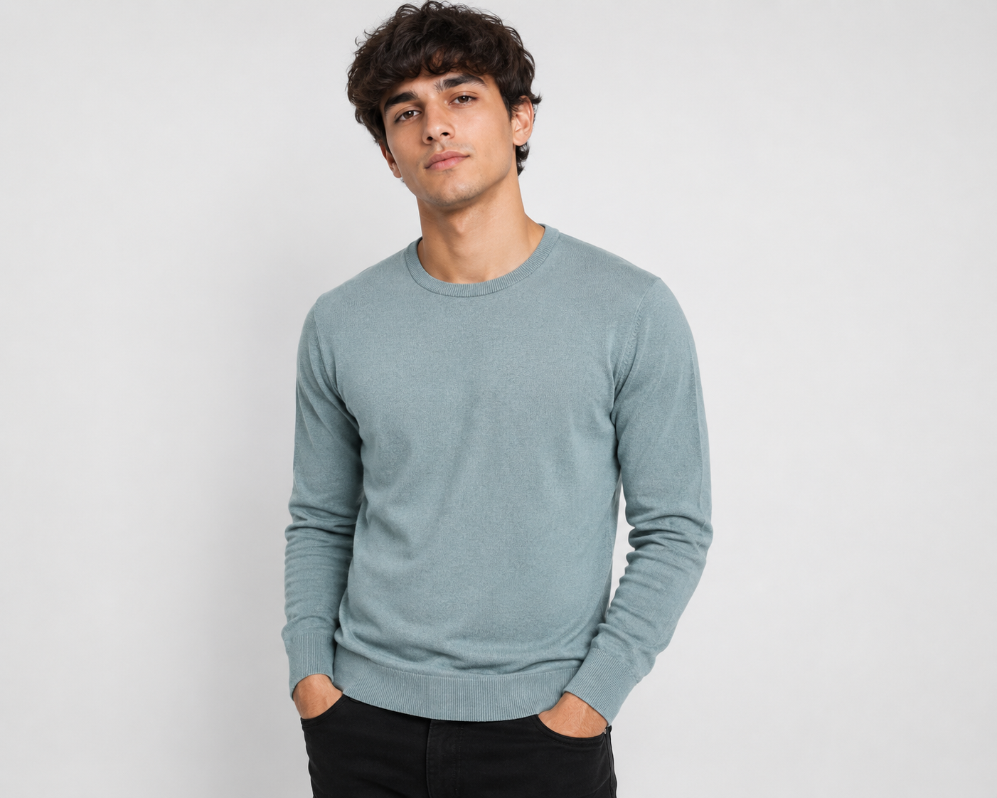  F&F men’s sage green crew neck jumper in UK size L. Stylish long-sleeve knit sweater with ribbed details, perfect for casual and smart-casual outfits.