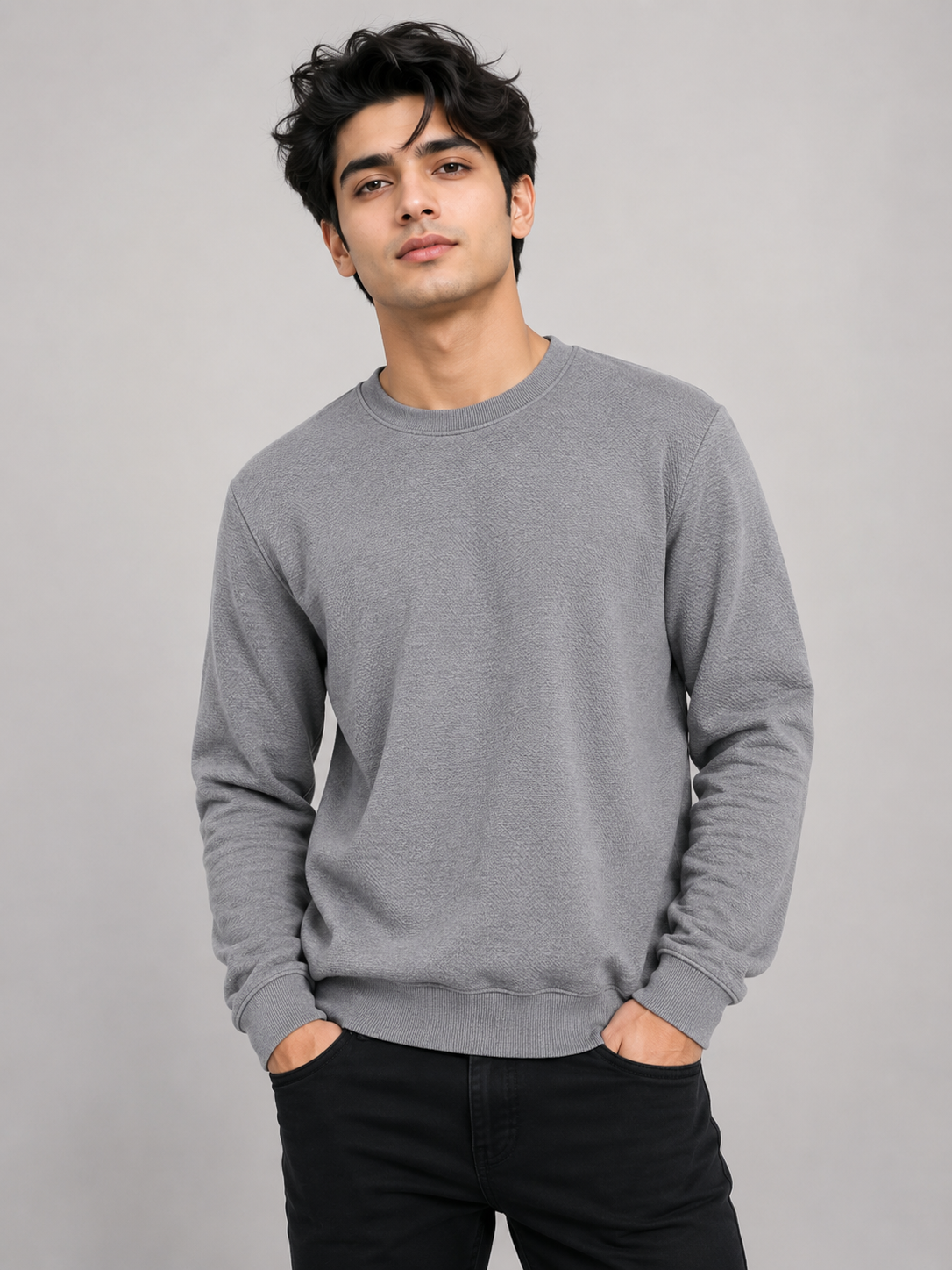  F&F Men's Grey Textured Crewneck Sweatshirt in UK XL. Classic long-sleeve design with ribbed trims and versatile styling for everyday casual wear.