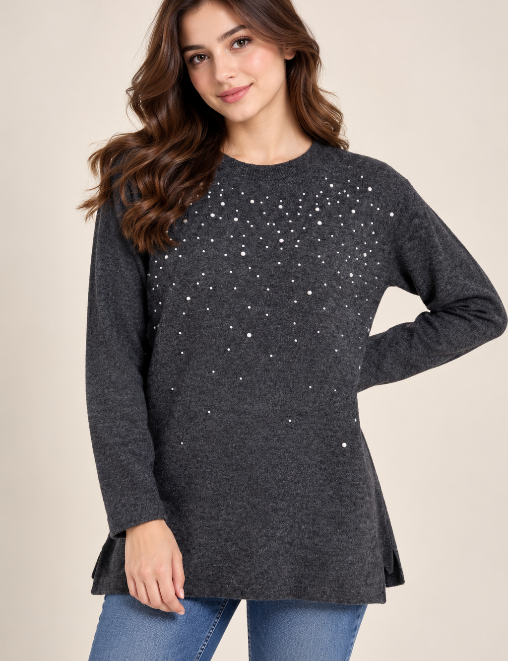 F&F women’s charcoal grey pearl embellished longline jumper in UK Size M. Stylish crew neck, long sleeves and side-split detail for everyday wear.