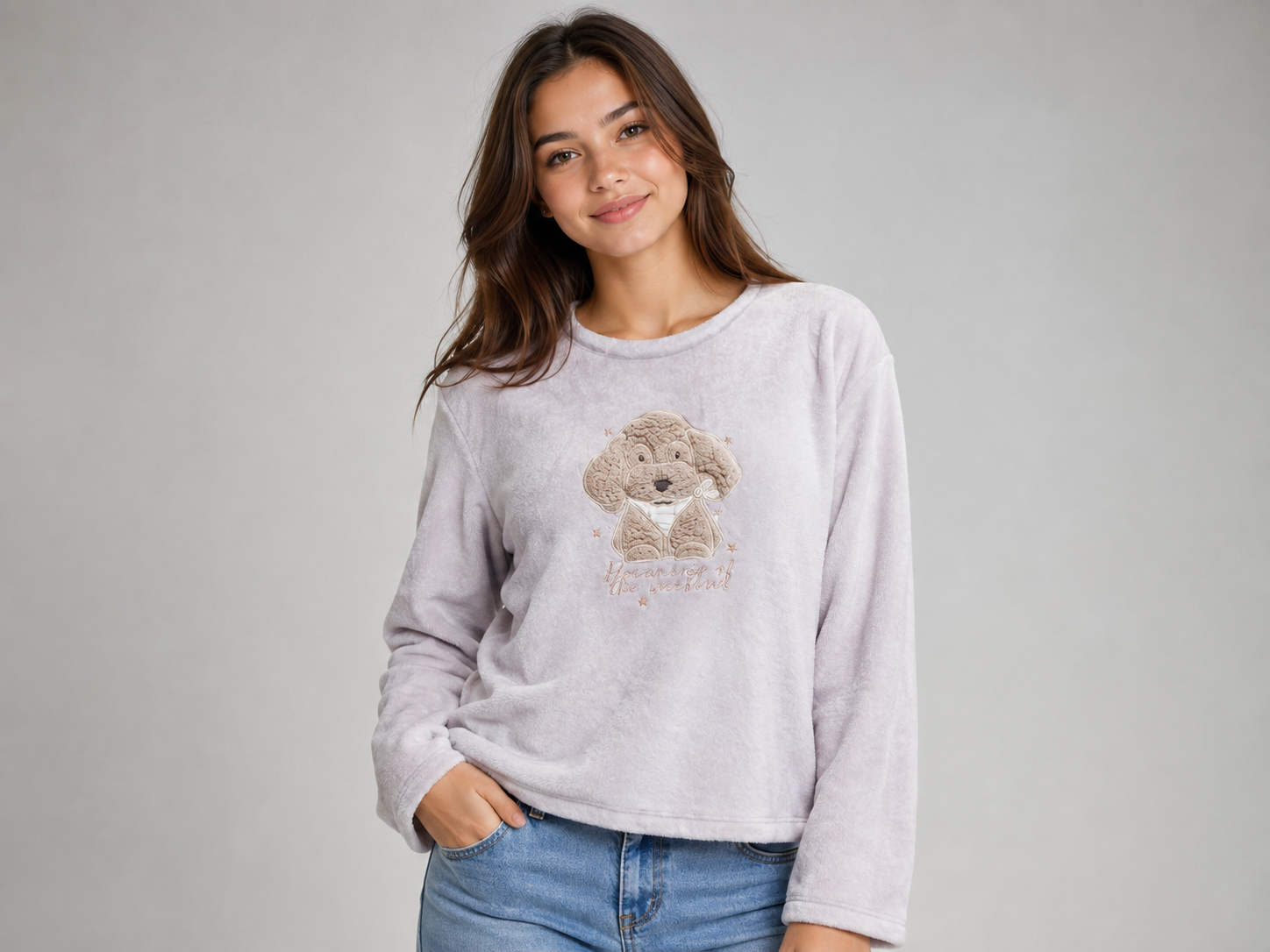  the F&F women’s soft plush fleece sweatshirt in pale lavender, UK XL. Features a cute puppy embroidery, crew neck and cozy long sleeves for casual everyday comfort.