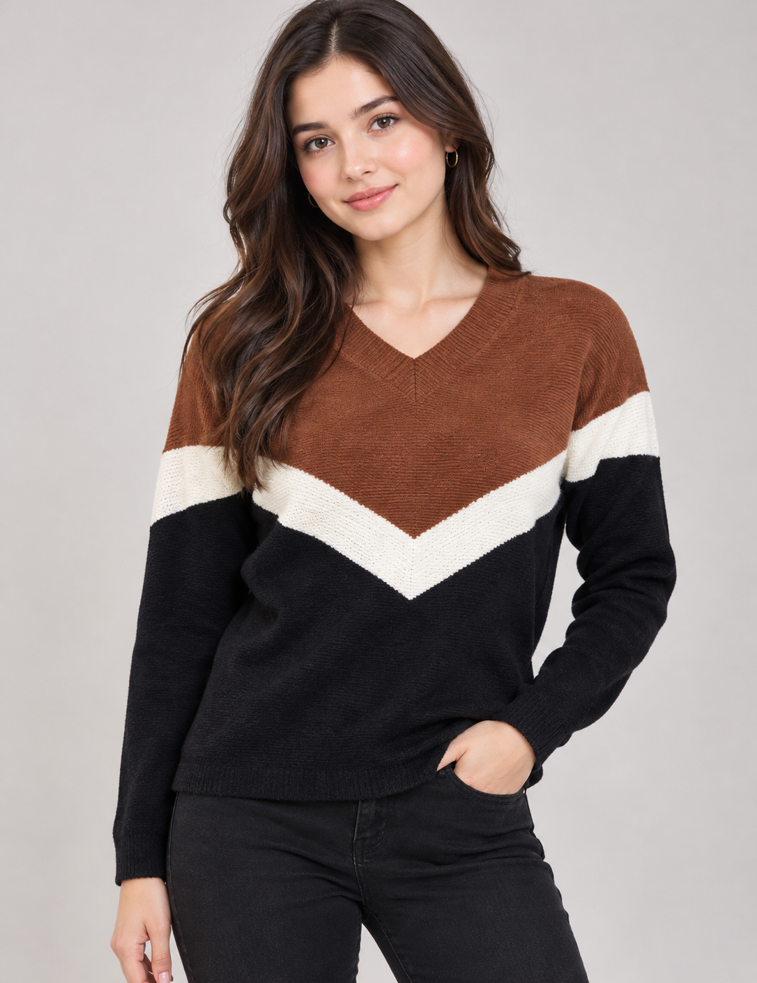  F&F Women’s V-Neck Chevron Knit Jumper in brown, cream and black. Stylish colour-block design with long sleeves, available in UK Size S.