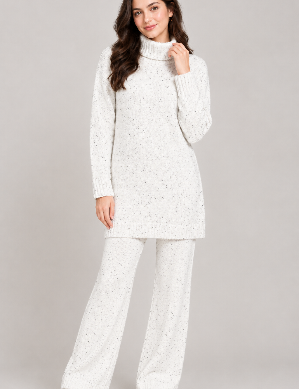  F&F women’s speckled white knit turtleneck sweater in UK Size M. Cozy long-sleeve tunic design with a relaxed fit, perfect for casual autumn and winter outfits.