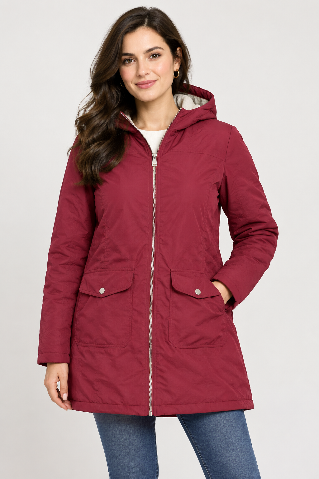  Gelert women’s burgundy padded parka coat in UK 16. Features a cosy hood, full zip fastening, long sleeves and practical front pockets.