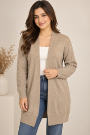  H&M Women’s Beige Longline Open Front Cardigan in UK Size M. Soft knit, relaxed fit and versatile neutral styling for everyday layering.