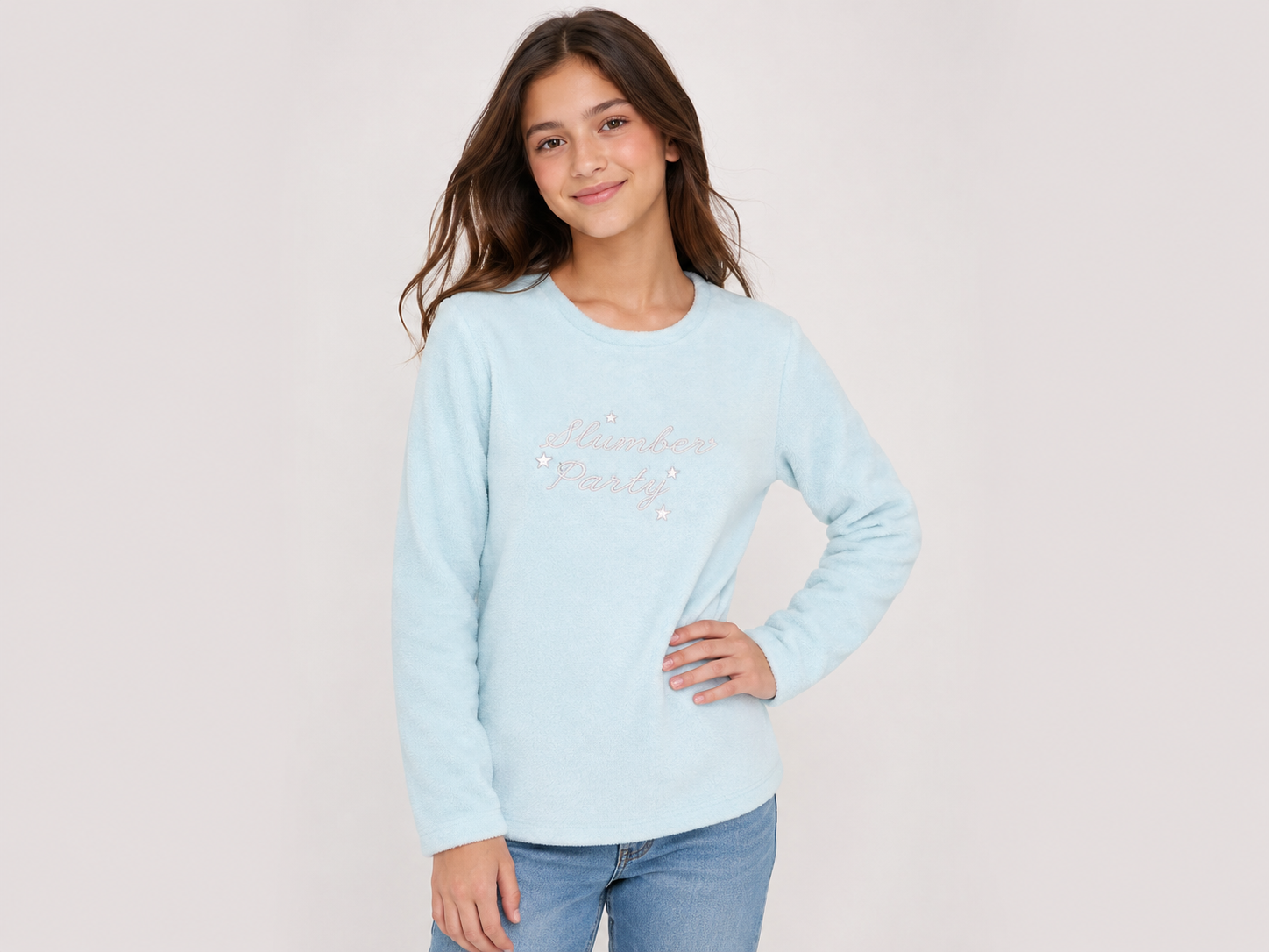 Love to Lounge girls’ baby blue fleece sweatshirt in UK Size M. Cosy long-sleeve “Slumber Party” design with star details, perfect for sleepovers and lounging.