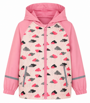  Lupilu girls’ pink cloud print hooded rain jacket with practical pockets, reflective details and comfortable lightweight design. Ideal kids’ rainy-day outerwear.