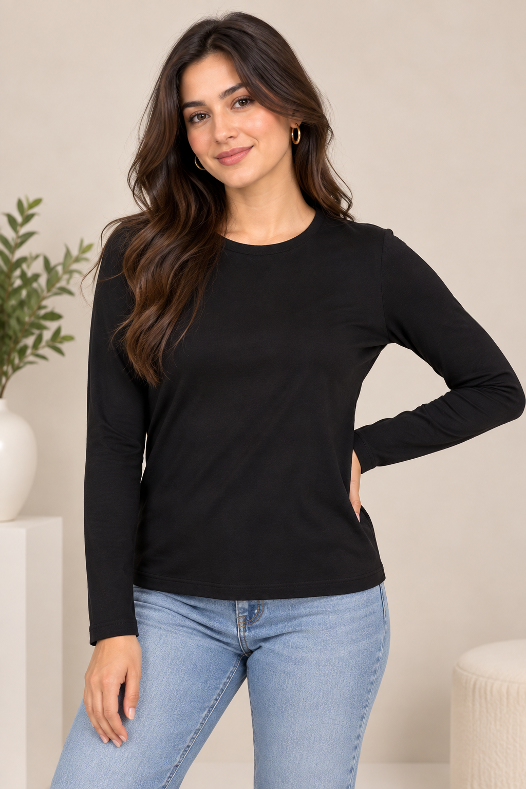  M&S women’s black long sleeve crew neck top in UK Size 20. A versatile everyday wardrobe essential, ideal for casual wear, work and layering.