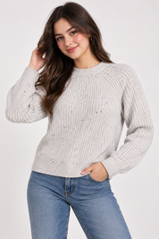  M&S women’s speckled ribbed knit jumper in light grey/cream, UK Size S. Stylish crew neck sweater in very good 4-star condition.