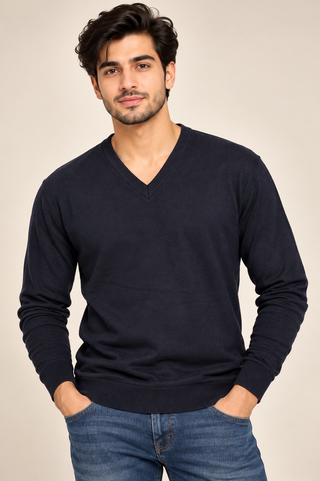 MADDINS Men’s Navy V-Neck Knit Jumper in UK Size XL. Classic long-sleeve pullover with ribbed trims, ideal for smart-casual and everyday wear.