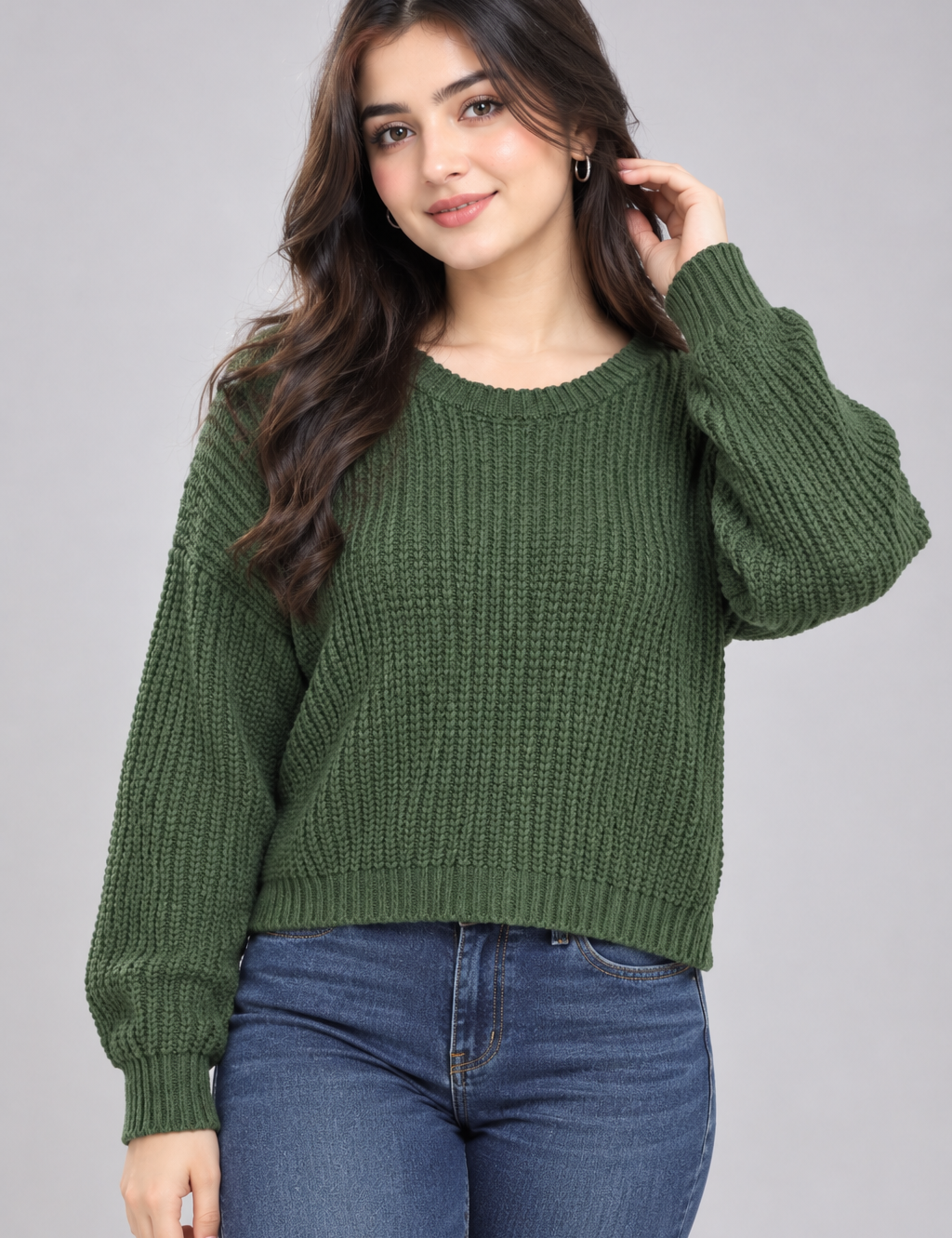 olive green chunky knit sweater in UK size L. Stylish women’s jumper with crew neck, long sleeves, textured knit and relaxed fit.