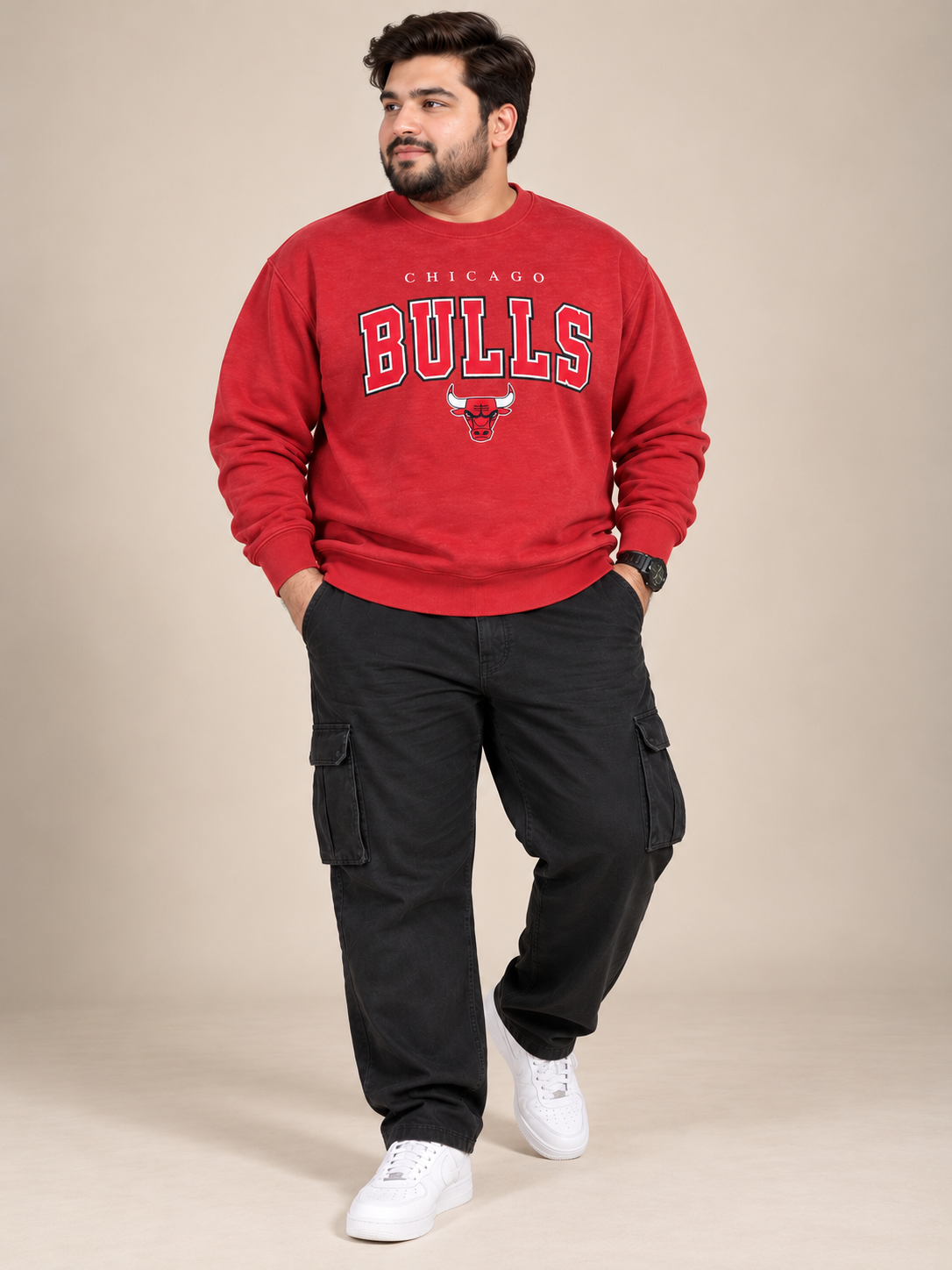 NBA Chicago Bulls men's red graphic sweatshirt in UK 3XL. Chest 26", length 26". Sporty crewneck style for casual streetwear.