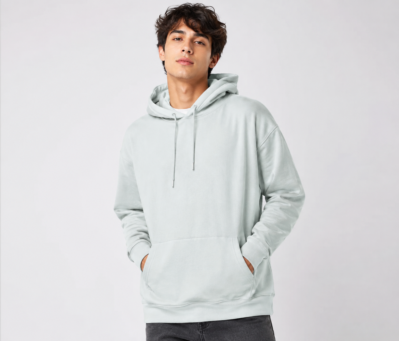  NEW LOOK Men’s Frozen Mint Green Pullover Hoodie, UK Size 18. Stylish casual design with hood, kangaroo pocket and comfortable ribbed details.