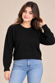 NEW LOOK Women’s Black Crew Neck Knit Sweater in UK Size M. A stylish plain long-sleeve sweater with a comfortable shorter-length fit.