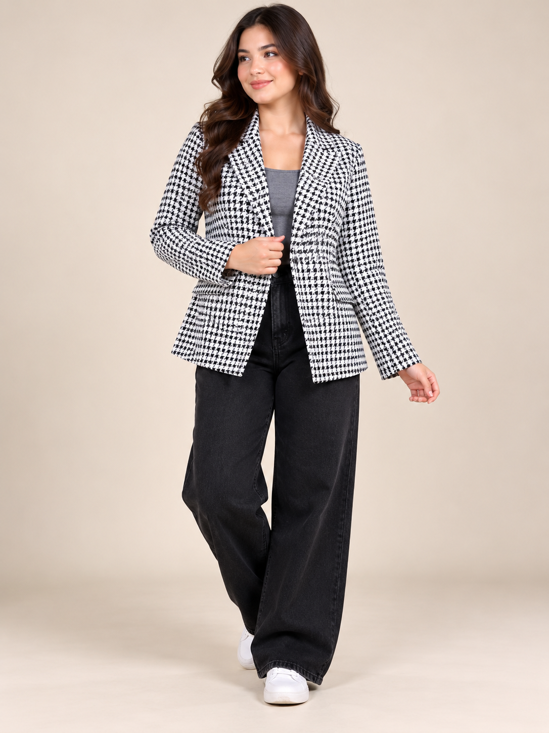 NEW LOOK Women's Black & White Houndstooth Collared Blazer in UK Size M. Chest 18", length 26". Stylish smart-casual women's fashion.