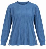 Nutmeg women’s blue textured long sleeve top in UK Size 16. Features a relaxed fit, crew neck and stylish side zip details.