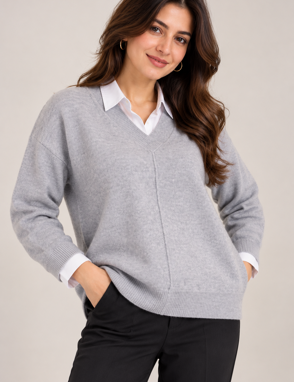 18. Soft, comfortable relaxed-fit sweater with long sleeves, ideal for everyday layering.