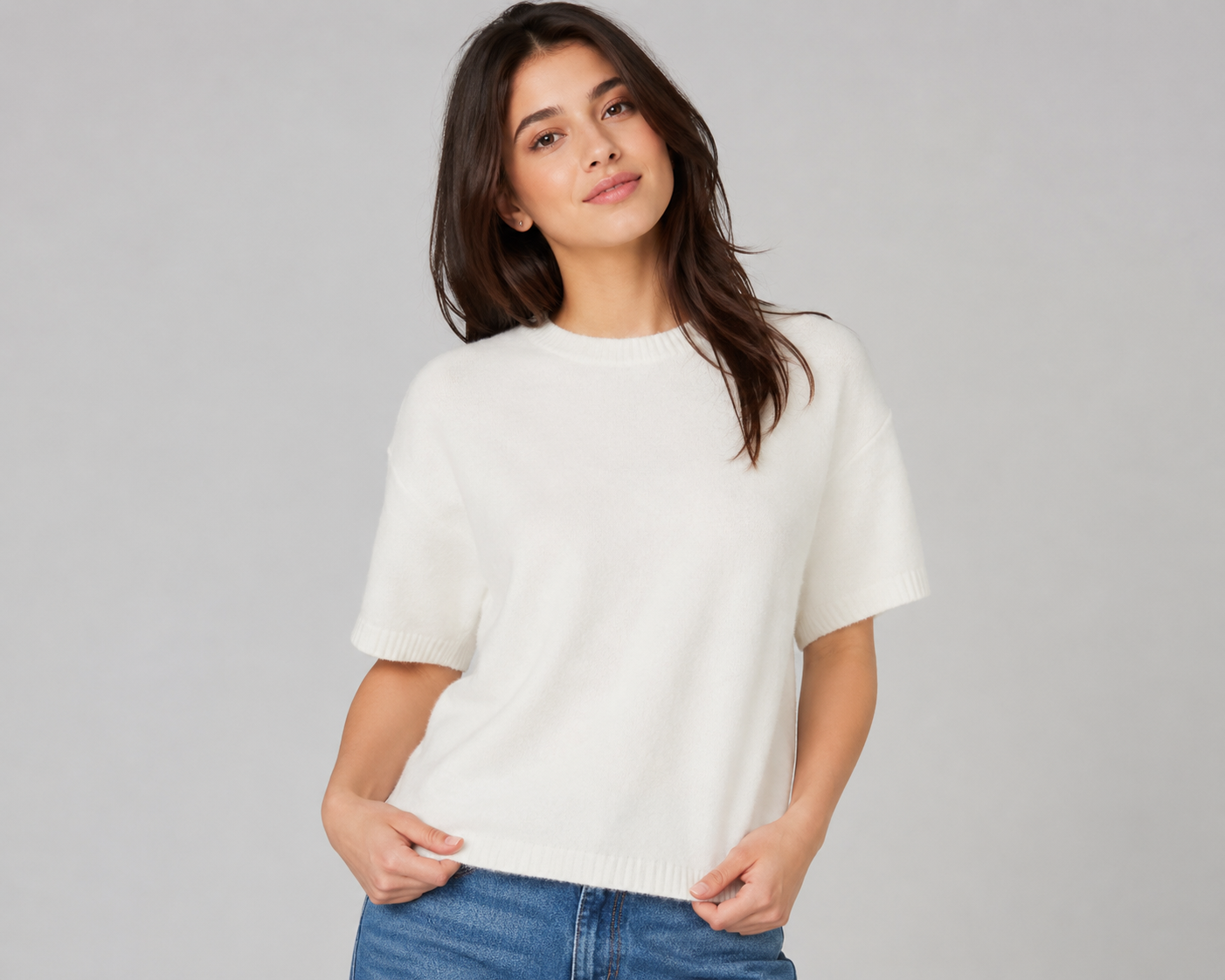  Papaya women’s cream white knit sweater in UK size 18. Stylish short-sleeve crew-neck jumper with a versatile design, perfect for casual everyday wear.
