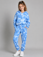  Pindyboll Girls Blue Tie-Dye Hooded Tracksuit Set featuring a soft zip-up hoodie and matching joggers. Comfortable, stylish, and perfect for everyday casual wear.