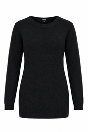 PrettyLittleThing black knit jumper in UK size M. Long sleeve, round neck and longer below-waist fit, perfect for casual everyday styling.