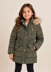   Primark girls’ olive green puffer coat in UK size 7-8 years, featuring a cosy faux-fur hood, quilted padding, adjustable waist and practical pockets. Perfect for winter.