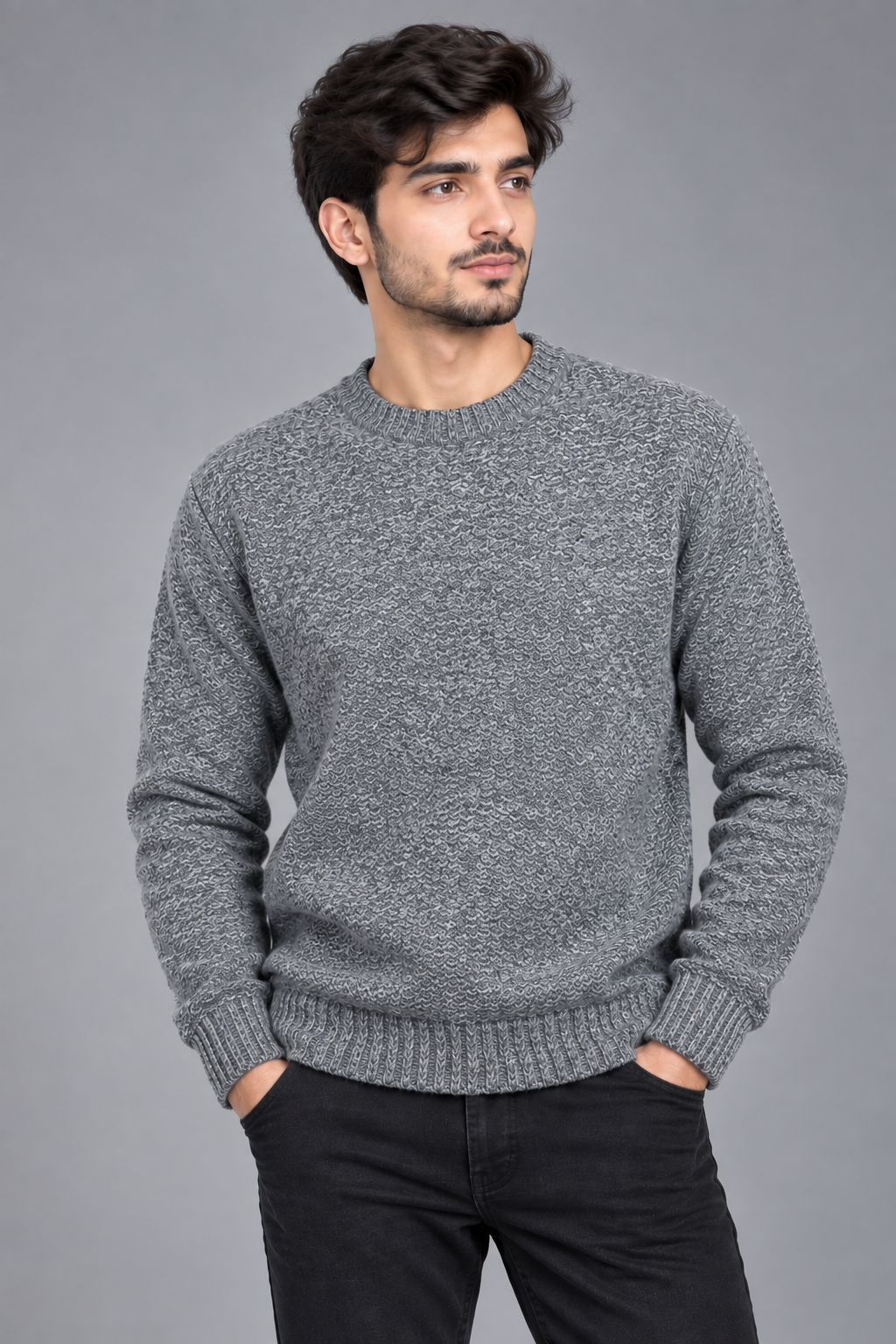 PRIMARK men’s grey knit crew neck jumper in UK size L. Classic long-sleeve design with ribbed cuffs and hem, ideal for casual everyday wear.