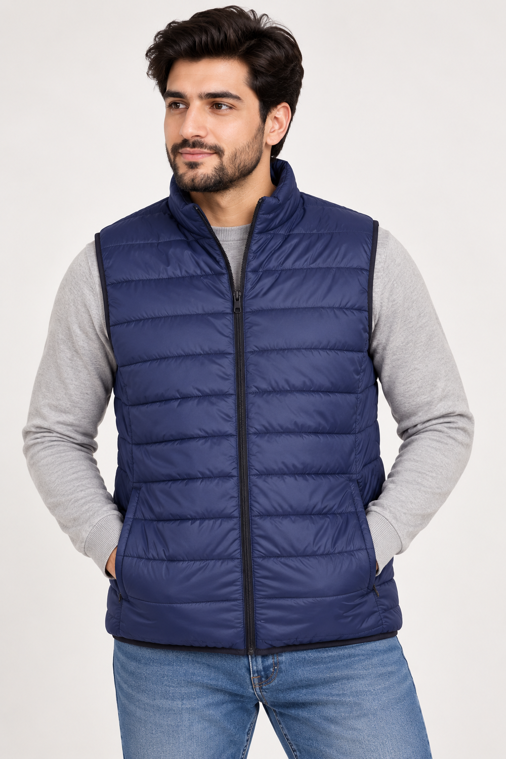 PRIMARK Men’s Navy Blue Quilted Puffer Gilet in UK Size 3XL. A warm, lightweight sleeveless bodywarmer with zip fastening and padded design.