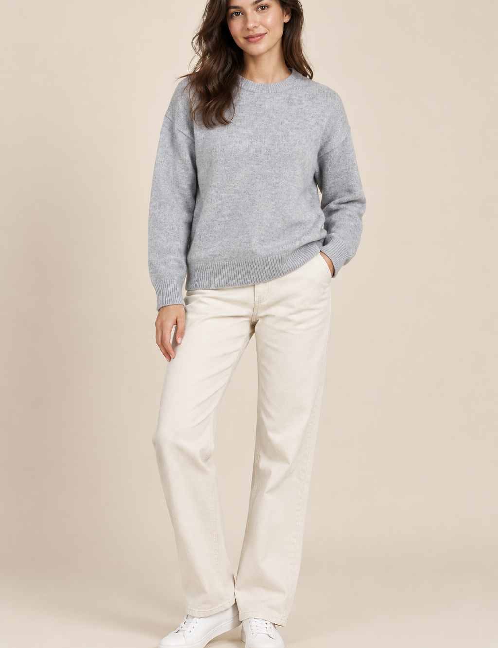  Primark Women’s Light Grey Crew Neck Knit Jumper in UK Size M. Soft, cosy and versatile knitwear for effortless everyday styling.