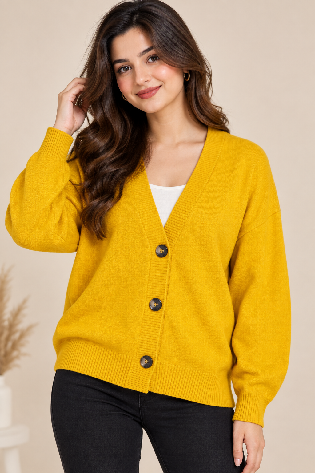 PRIMARK women’s mustard yellow V-neck button-up knitted cardigan in UK Size XL. A comfortable, versatile layering piece for casual and everyday wear.

