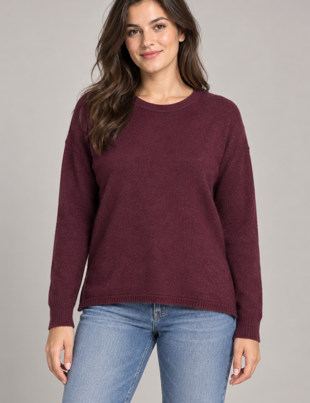   Primark women’s plum knit V-neck jumper in UK size L. Soft, stylish and perfect for everyday winter outfits.