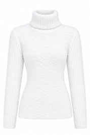PRIMARK Women’s White Fuzzy Knit Turtleneck Jumper in UK Size M. Soft long-sleeve design with a cosy fluffy finish, perfect for stylish everyday wear.