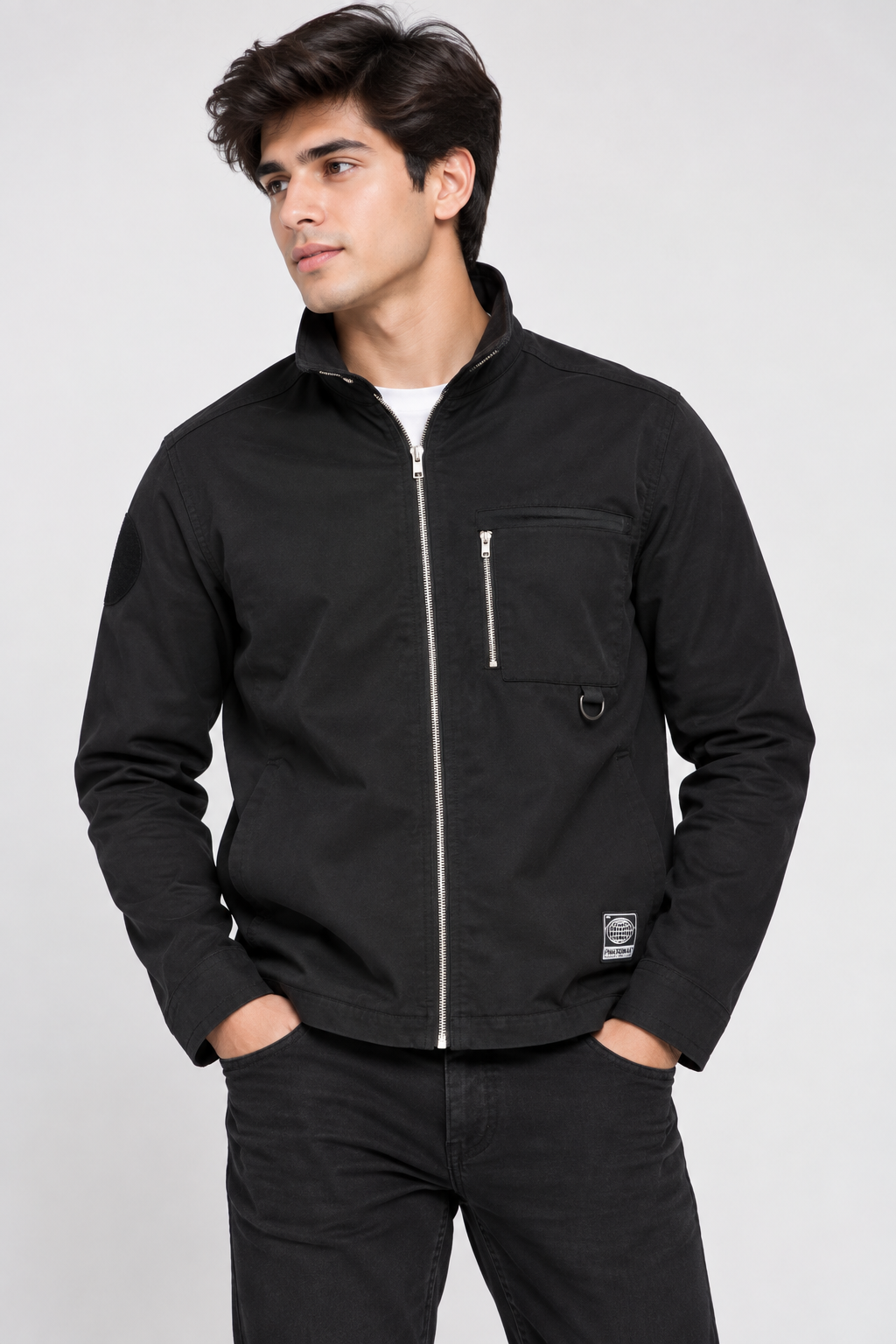 PULL&BEAR men’s black utility zip jacket in UK Size L. Stylish stand collar, zipped chest pocket and practical utility detailing for everyday wear.
