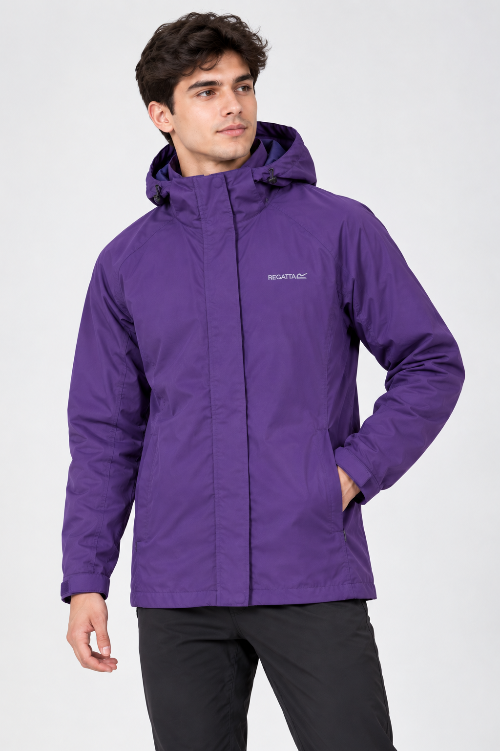  Regatta men’s purple hooded waterproof jacket in UK size 14. Full-sleeve outdoor rain coat with adjustable hood and cuffs, ideal for walking and hiking.