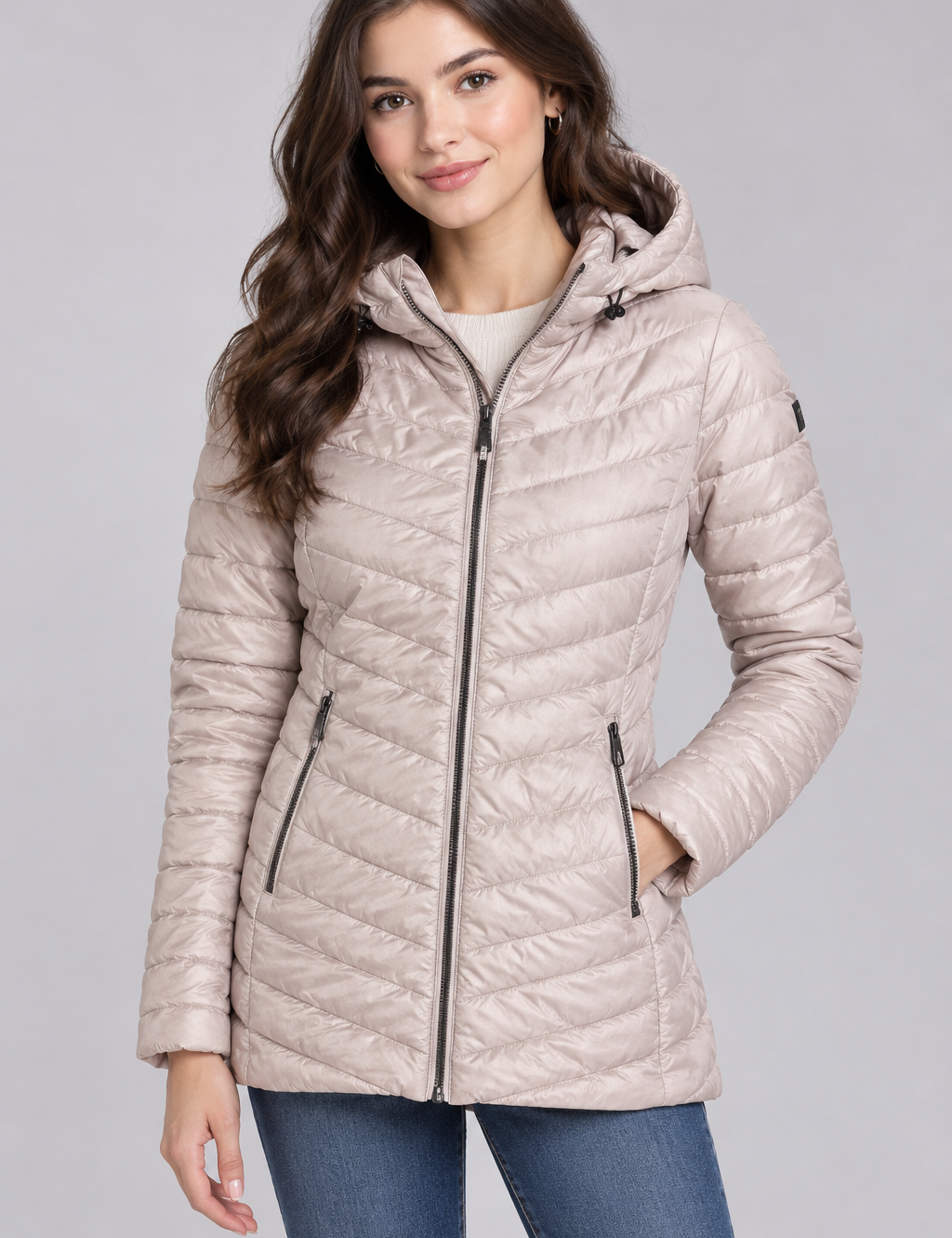 Regatta women’s quilted hooded puffer jacket in beige, UK size L. Warm padded design with full zip, hood and practical zipped pockets.