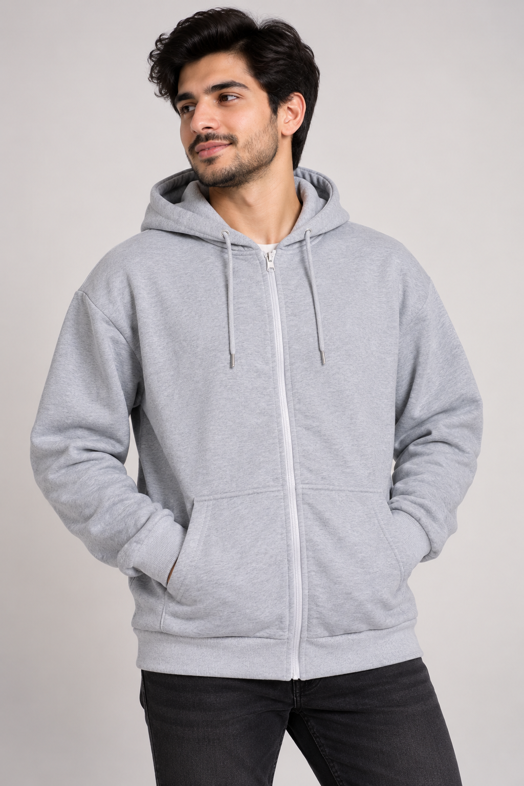 SHEIN Men’s Light Grey Zip-Up Hoodie in UK Size 4XL. Comfortable plus-size hoodie with drawstring hood, full zip and front pockets. Available at UK Customer Returns Pakistan.