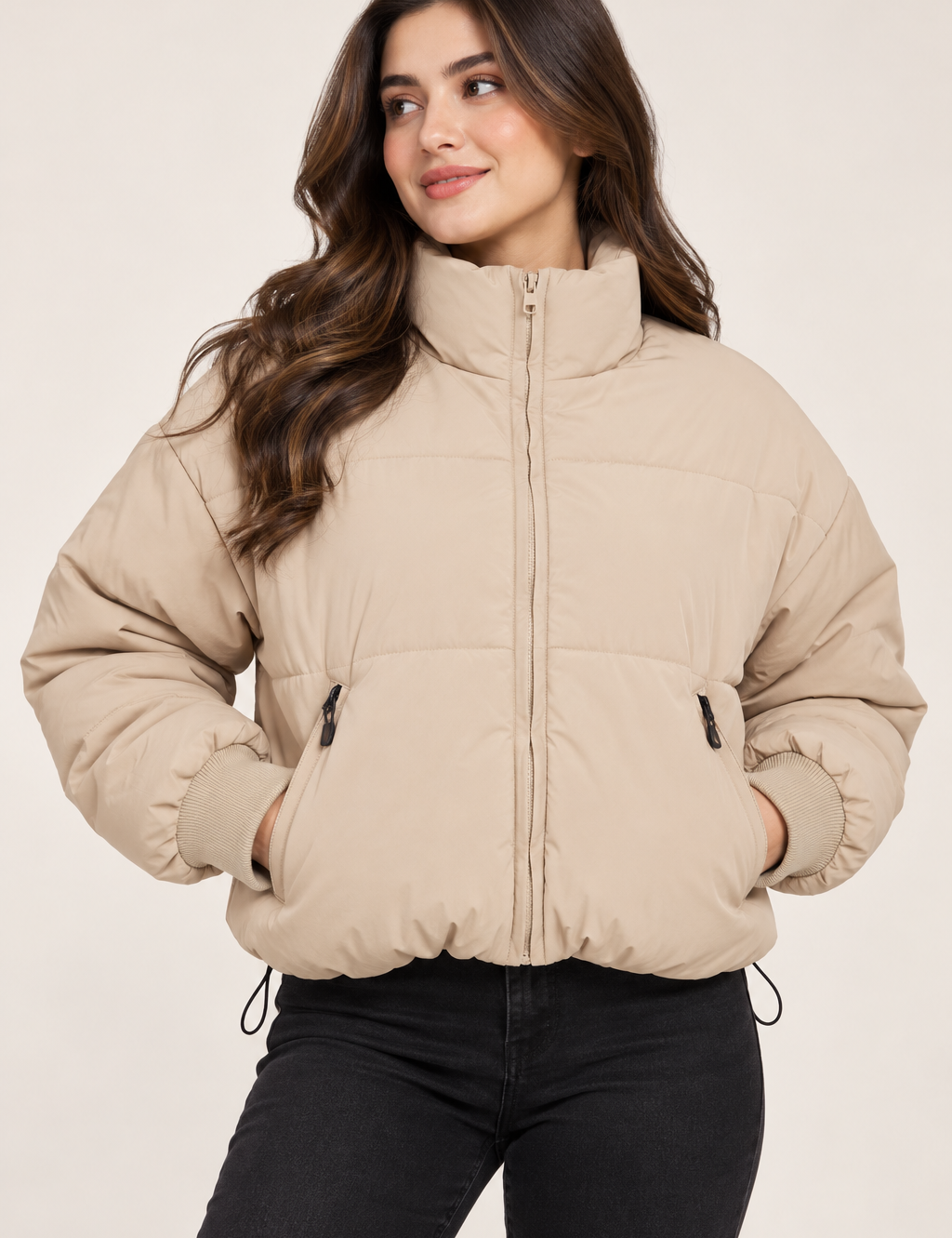  SHEIN women’s beige puffer jacket in UK Size S. Stylish padded winter jacket with high collar, zip pockets, ribbed cuffs and adjustable hem.