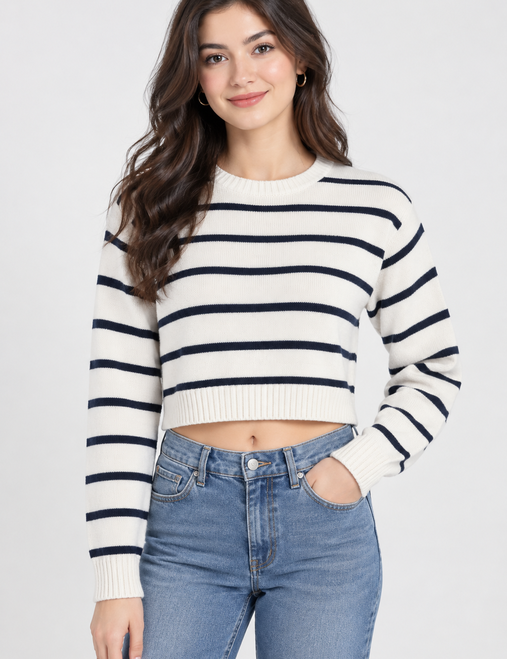  SHEIN women’s cream and navy striped cropped knit sweater in UK XS. Stylish crew neck, long sleeves and ribbed finish for versatile everyday wear.