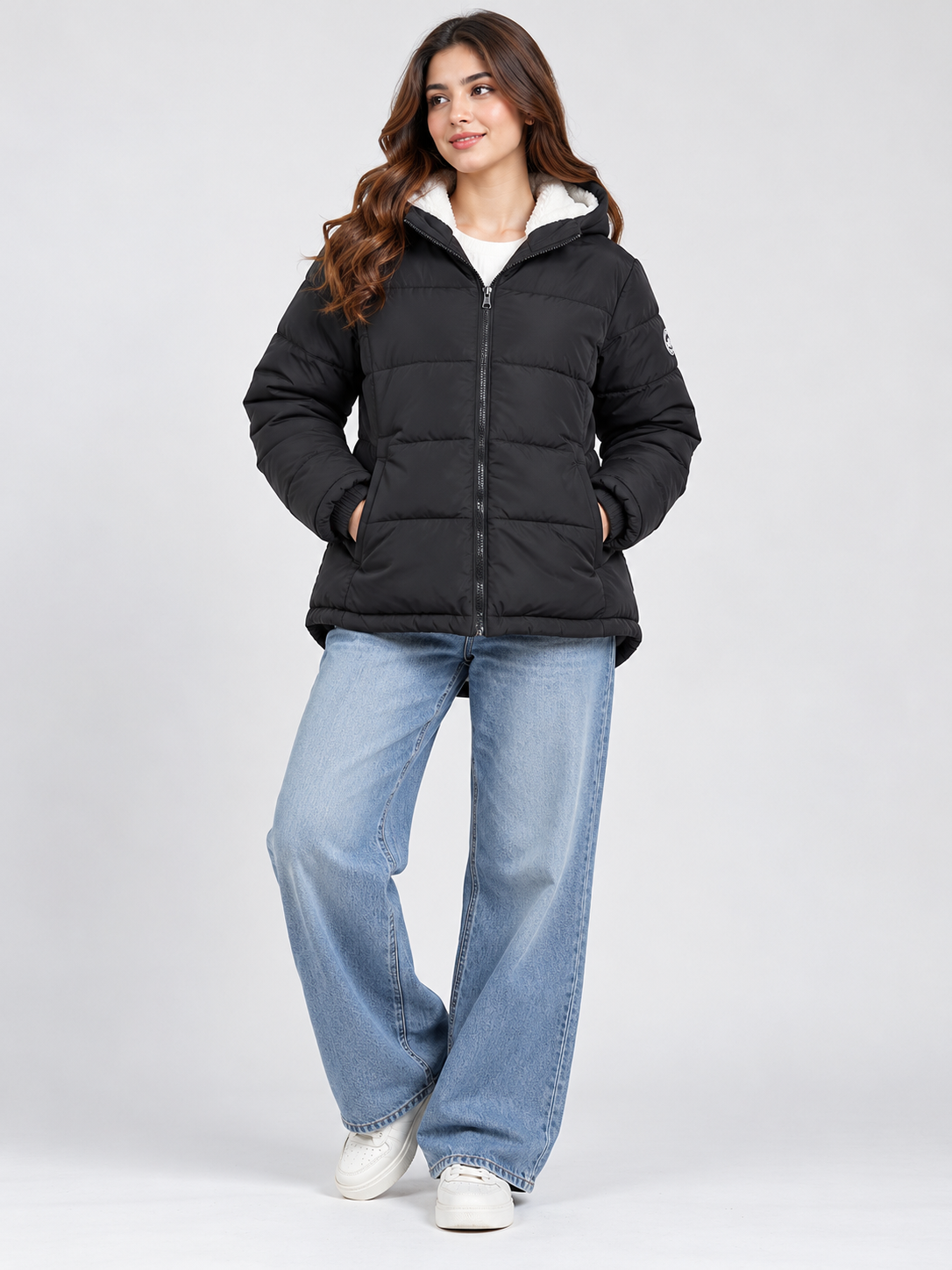 SOULCAL&CO Women's Black Quilted Puffer Jacket UK Size L. Featuring a cosy sherpa-lined hood, zip fastening and stylish padded winter design.